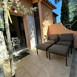 Mit Blick Auf Grimaud 펜션 코골렝