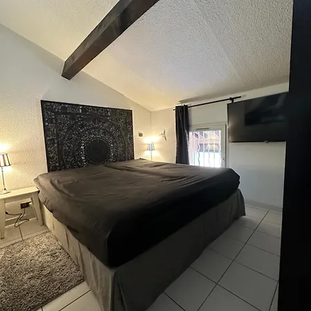 Mit Blick Auf Grimaud