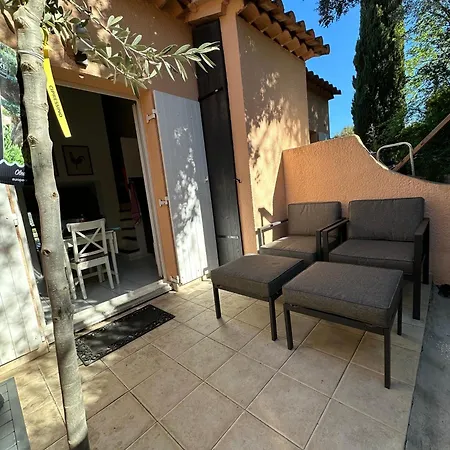 Mit Blick Auf Grimaud 펜션 코골렝