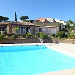 Mit Blick Auf Grimaud *
