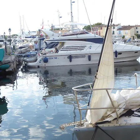 بيت للعطل Mit Blick Auf Grimaud